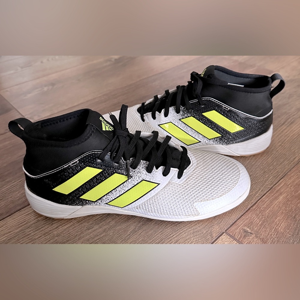 Adidas Ace Tango 17.3 Men’s Indoor Soccer Shoes/Boots. Size: 7. Fits Women 8.